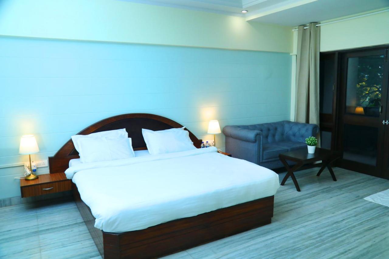 Country Inn & Suites By Turtle Bombay Extérieur photo