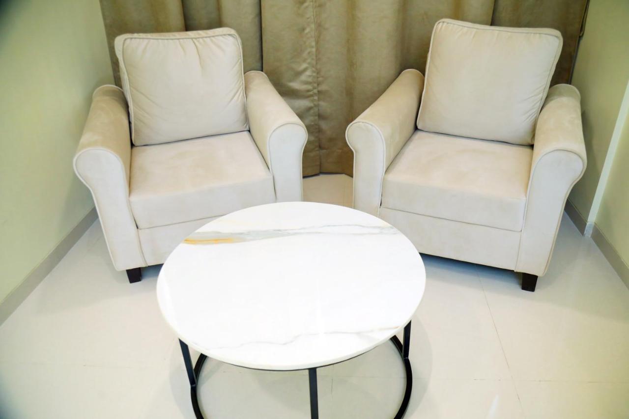 Country Inn & Suites By Turtle Bombay Extérieur photo