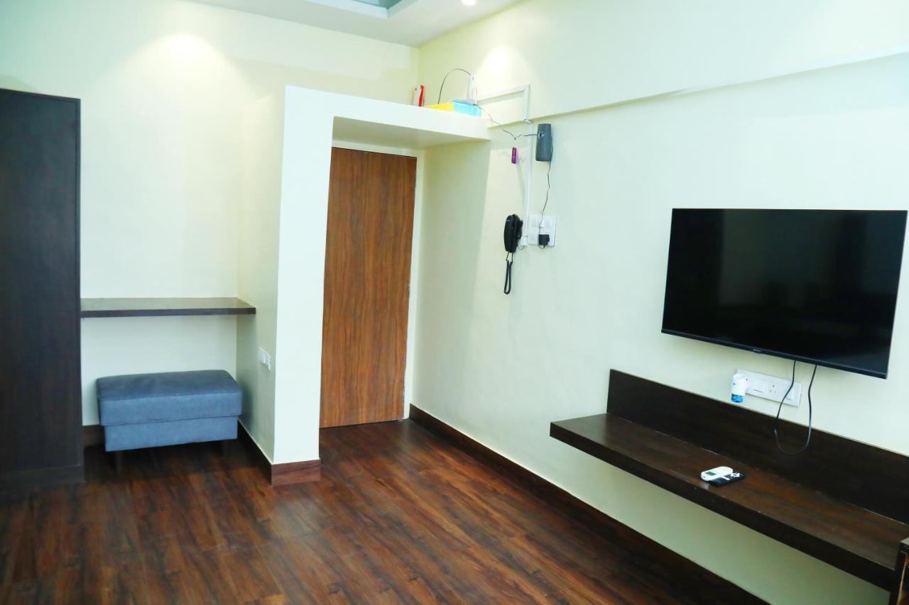 Country Inn & Suites By Turtle Bombay Extérieur photo
